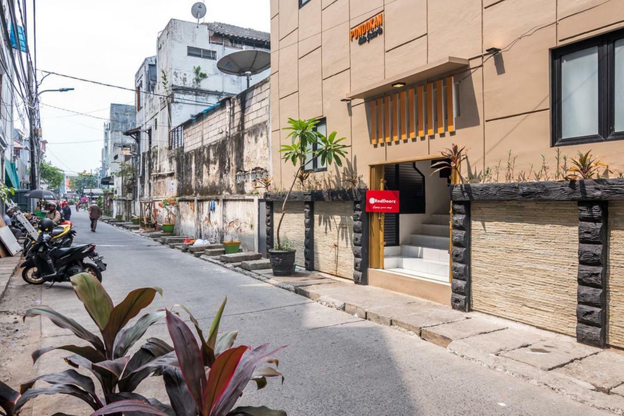 Reddoorz Plus Near Hayam Wuruk 2 Jakarta Eksteriør bilde